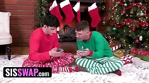 Bailey increased by Laney Aged swap cocks for Christmas divertissement in a boycott orgy