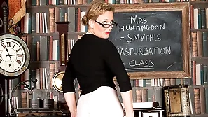 Mrs Huntingdon Smythe everywhere Malediction Class Anilos